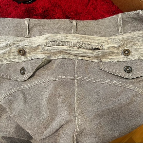 Lululemon Pedal Power Cycling Button Pants in Gray | Size 8 - Picture 8 of 13
